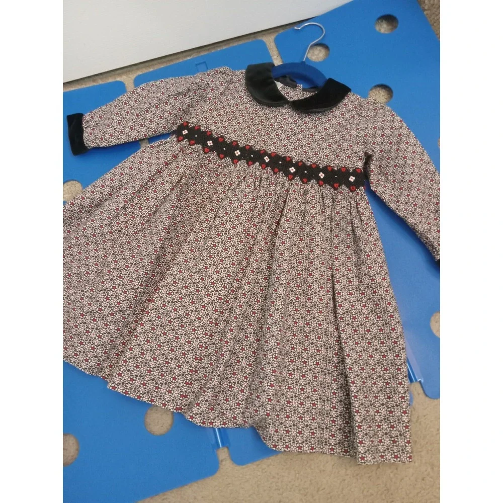 Sarah Louise (England) Hands mocked Black Velvet Collar Floral Print Size‎ 18 MS